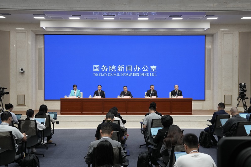 李國英出席國新辦新聞發布會 李國英出席國新辦新聞發布會